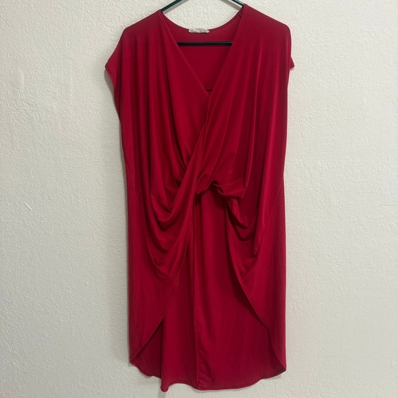 Blooms In The City Dresses & Skirts - Blooms in the City Red Twist Front High Low Sleeveless Knit Dress Small